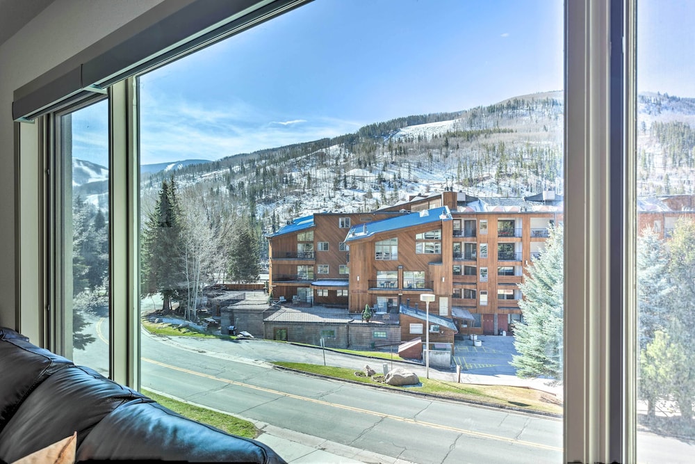 Cozy Condo 2 Mi to Vail Village & Ski Resort in Vail, United States