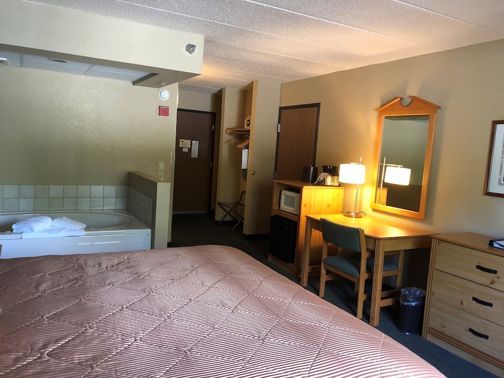 Boarders Inn & Suites by Cobblestone Hotels Fayette - photo 20