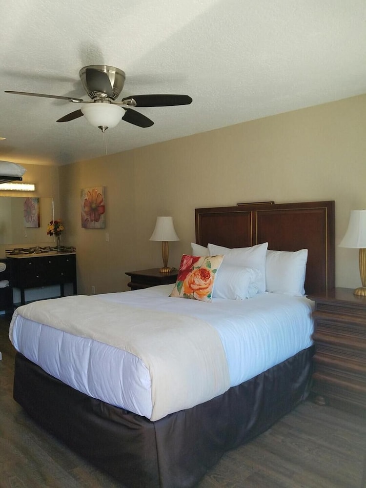 The Waldport Inn - photo 6