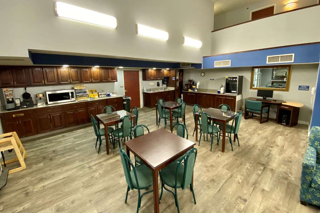 Baymont Inn & Suites by Wyndham Swanton Toledo Airport - photo 26