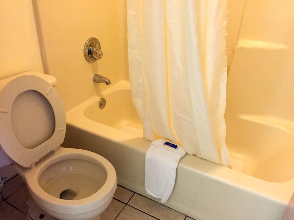 Motel 6 Calera - photo 15