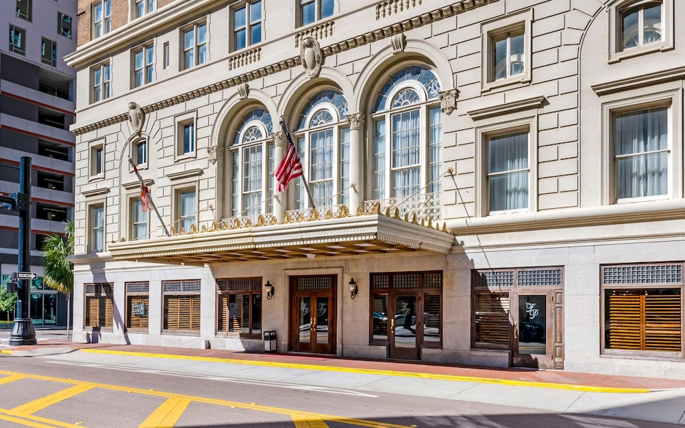 Hotel Flor Tampa Downtown Tapestry Collection by Hilton — 4-Star Luxury Hotel in Tampa, United States