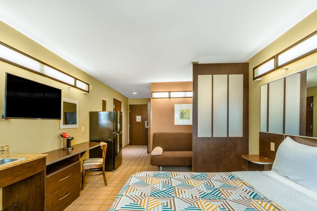 Microtel Inn and Suites by Wyndham Breaux Bridge - photo 23