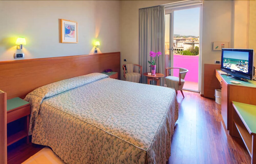 SenB Hotel — Senigallia — photo 5