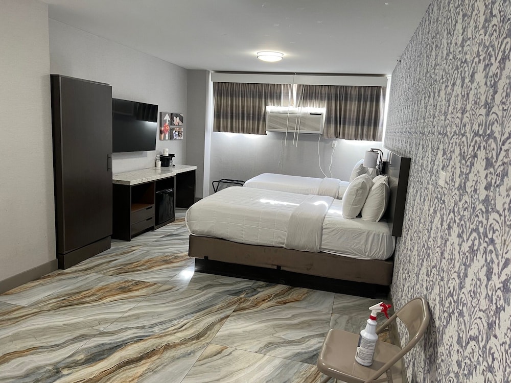 The Essence Hotel At Jfk - photo 10
