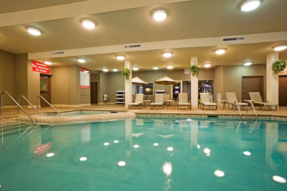 Holiday Inn Express & Suites Eau Claire North by IHG - photo 23