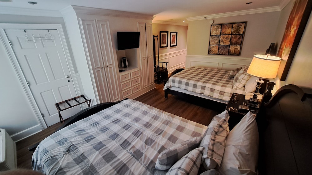 Saint Simons Inn by the Lighthouse - photo 49