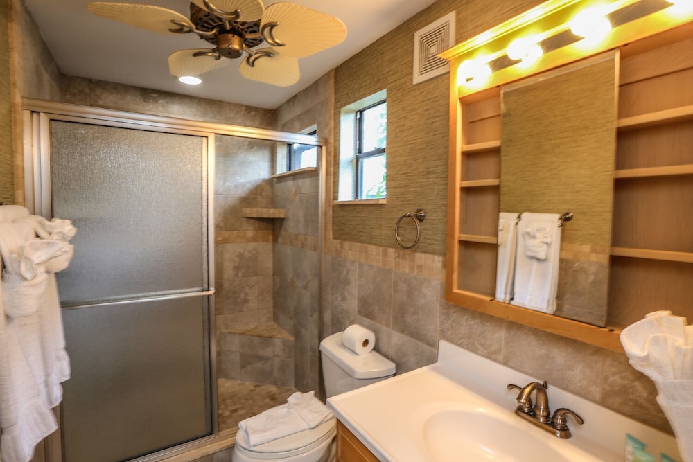 210 Miramar - photo 16