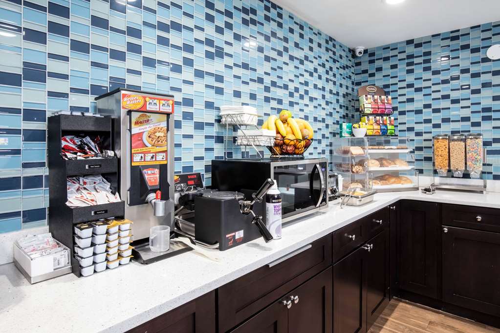 La Quinta Inn and Suites Long Island City - photo 26