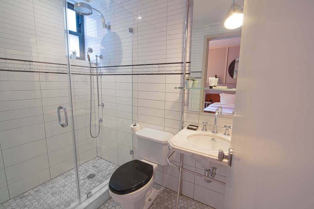 The Evelyn Hotel - photo 19