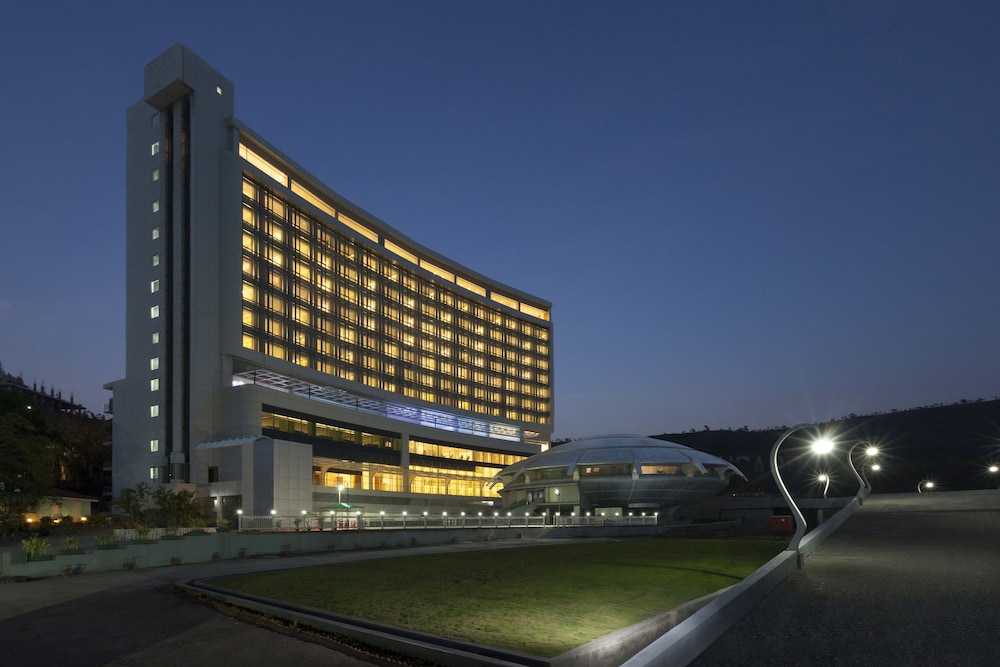United 21 The Grand — 4-Star Luxury Hotel in Pune, India