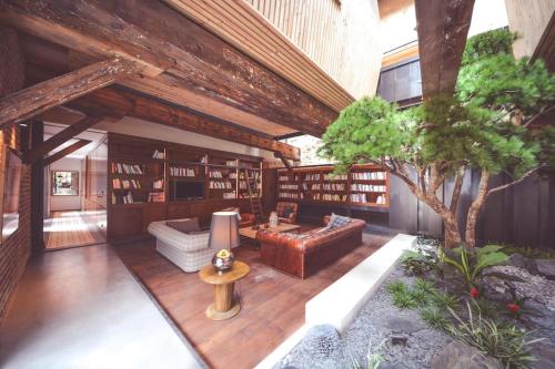 Splendide Chai 700 m2 Bordeaux in Bordeaux, France