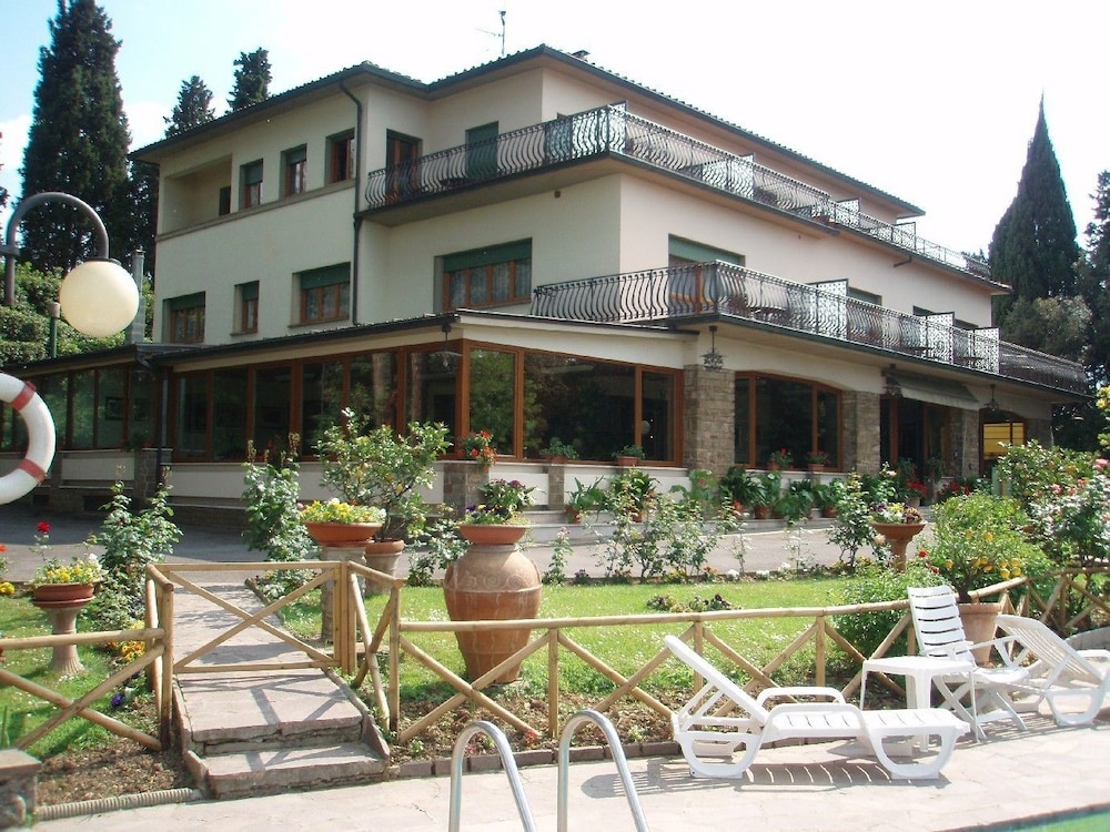 Villa Belvedere — 4-Star Luxury Hotel in Florence, Italy
