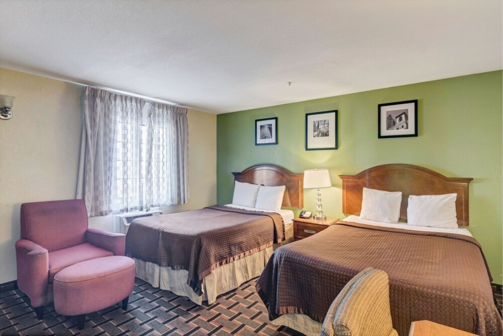 Travelodge by Wyndham Savannah Midtown - photo 14