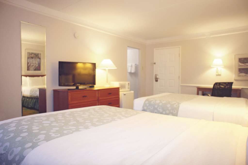 La Quinta Inn by Wyndham Kansas City Lenexa - photo 15