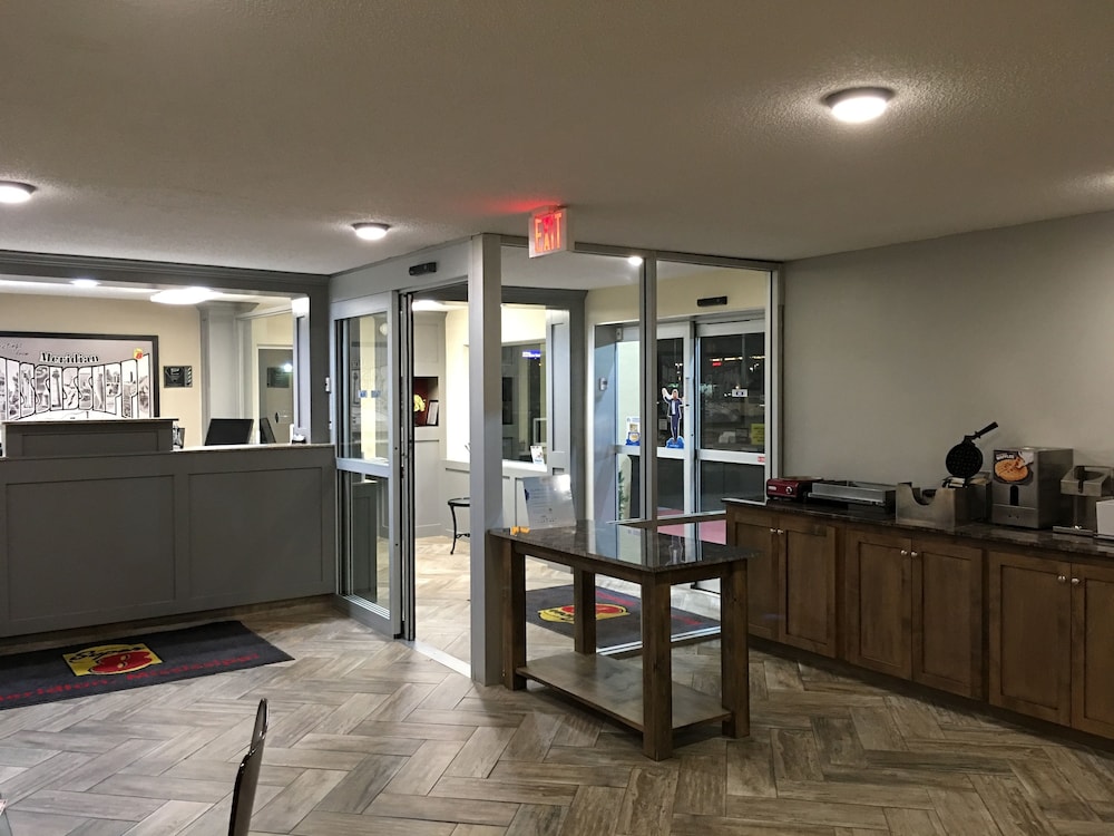 Super 8 by Wyndham Meridian - photo 4