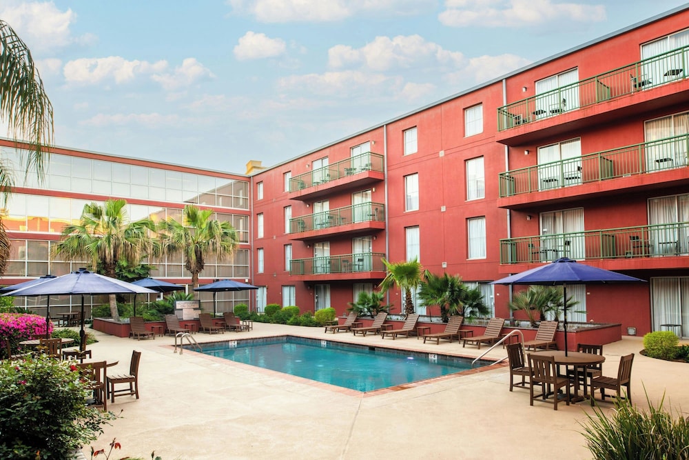 Courtyard by Marriott New Orleans Warehouse Arts District - photo 20