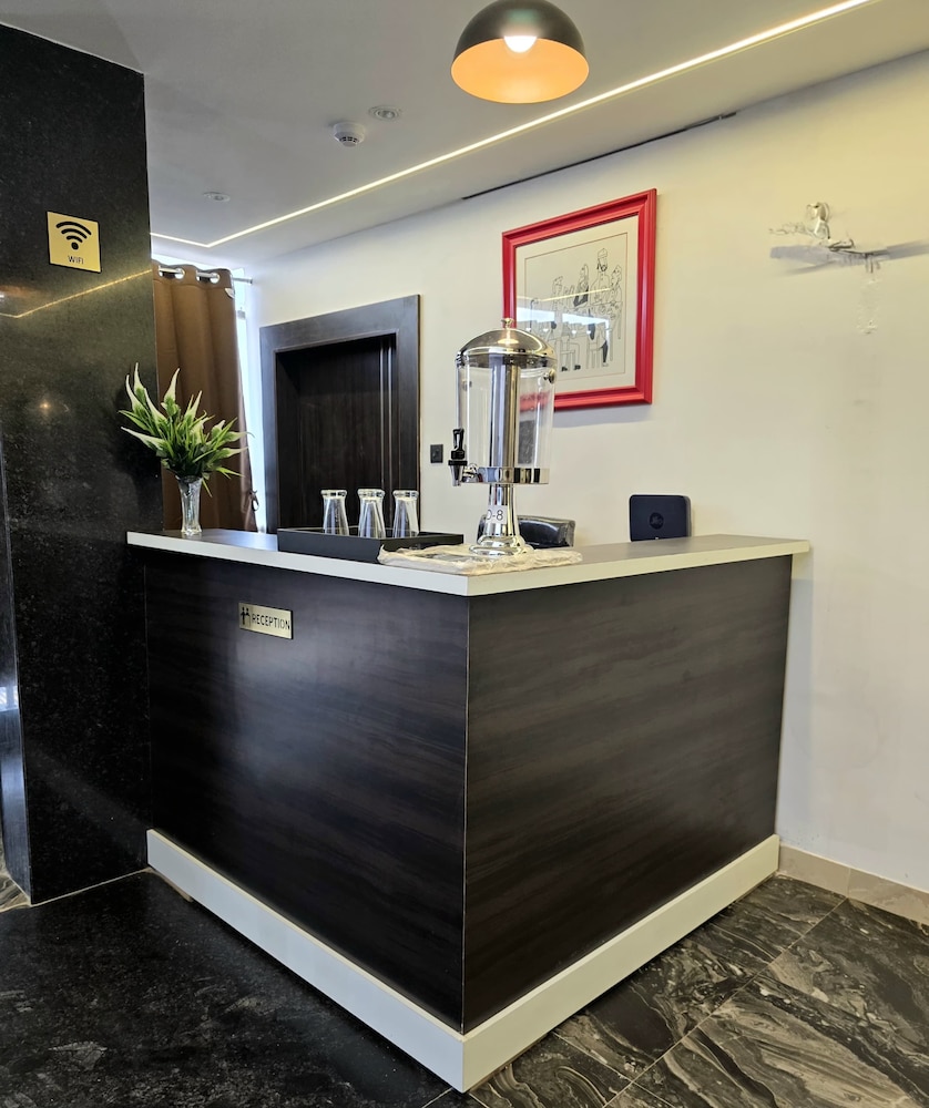 Hotel Golden Tulip’z in Gorakhpur, India