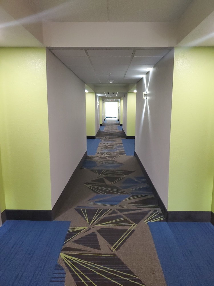 Holiday Inn Express & Suites Atlanta Tucker Northlake by IHG - photo 17