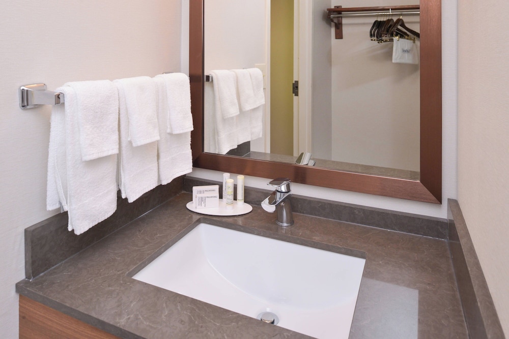 Fairfield by Marriott Inn & Suites Pittsburgh New Stanton - photo 10