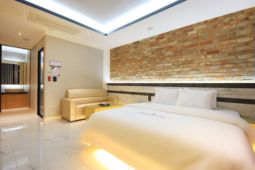 Gwangju Cheomdan Ferrari Hotel in Gwangju, South Korea