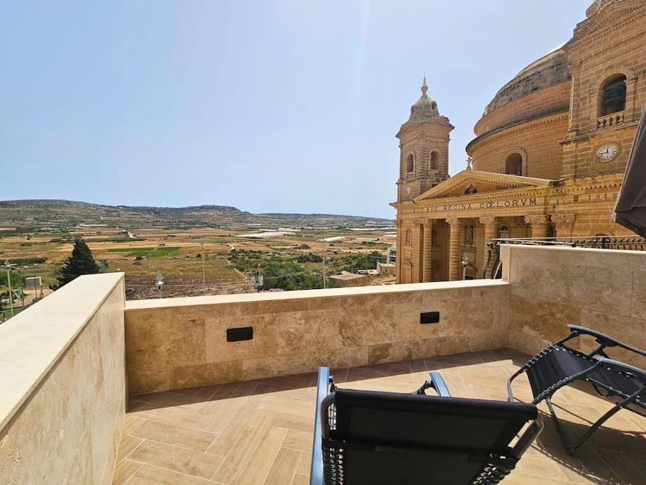 Scenic Views A Stylish Getaway in Mgarr in Mgarr, Malta