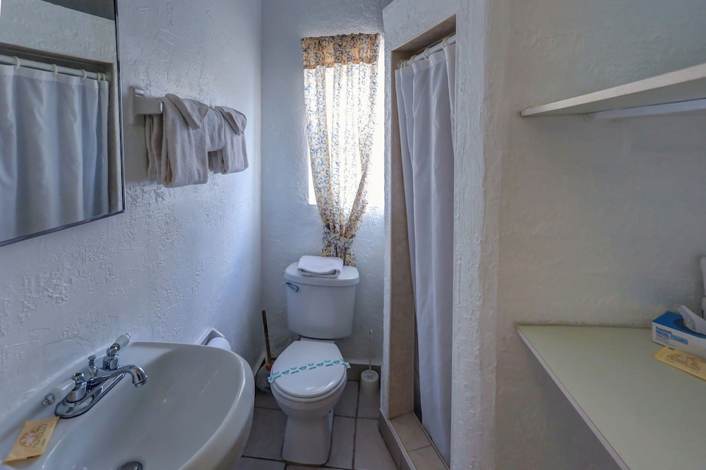 Richard's Motel Extended Stay - photo 95