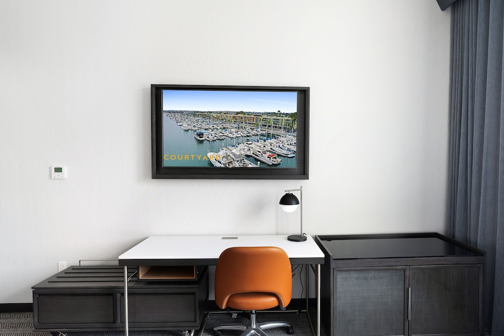 Courtyard by Marriott Marina del Rey - photo 15
