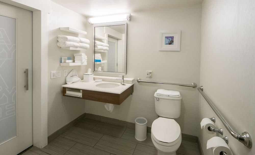 Hampton Inn Lakeland - photo 22