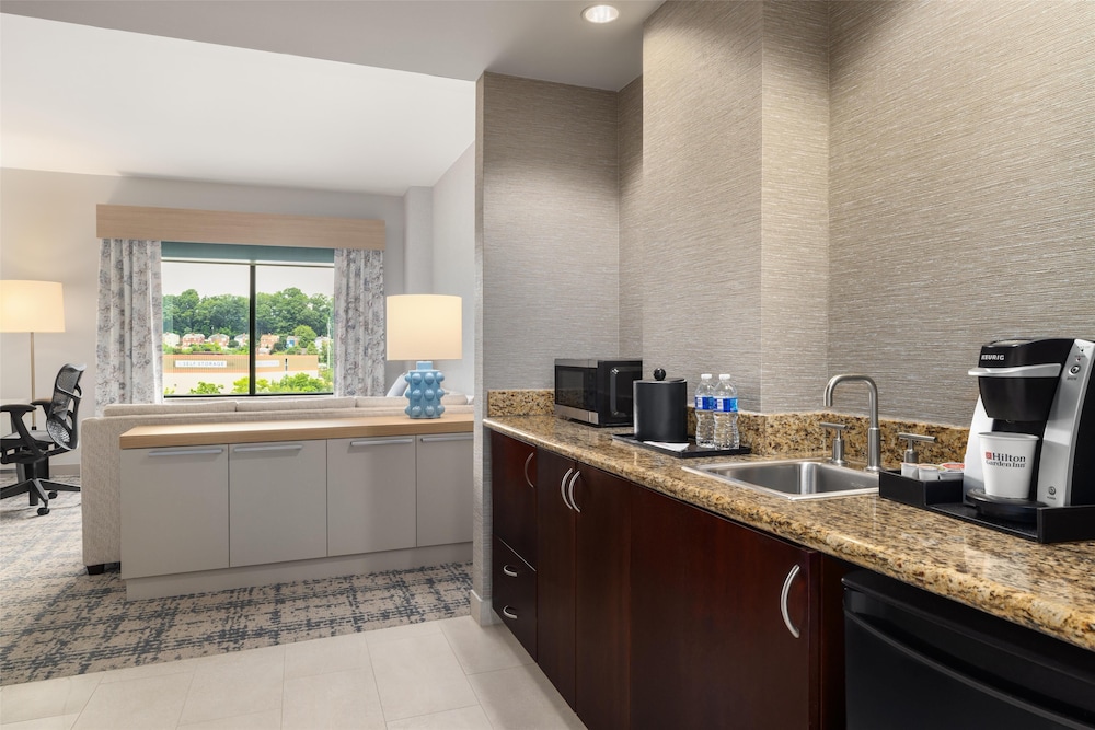 Hilton Garden Inn Arlington Shirlington - photo 24