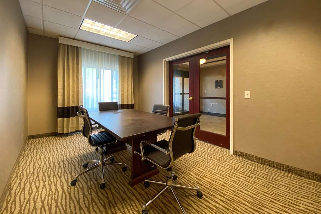 Comfort Inn East Windsor Springfield - photo 27