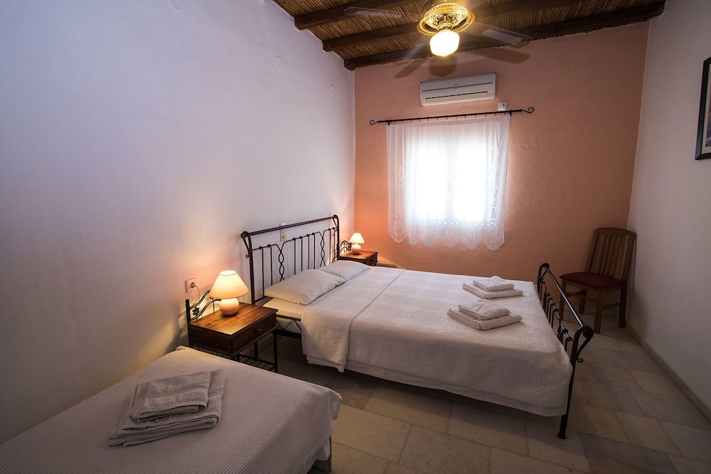 Dimitris Rooms in Ios, Greece