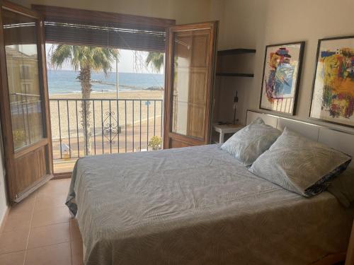 AR2A Apartamento primera lA nea Arsenal 22 — 4-Star Luxury Hotel in Villajoyosa, Spain