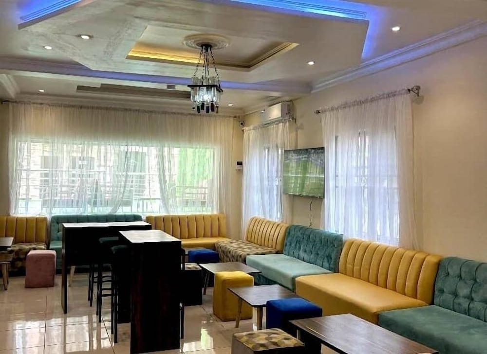 House 8 Apartment — 4-Star Luxury Hotel in Abuja, Nigeria