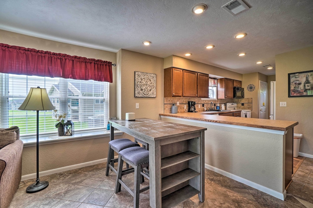 5 Mi to Holiday Shows Resort Condo in Branson - photo 6