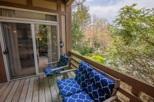 Yonahlossee Getaway — Boone — photo 4