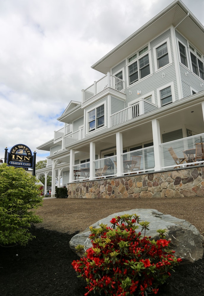 The Sea Breeze Inn in Middletown, United States