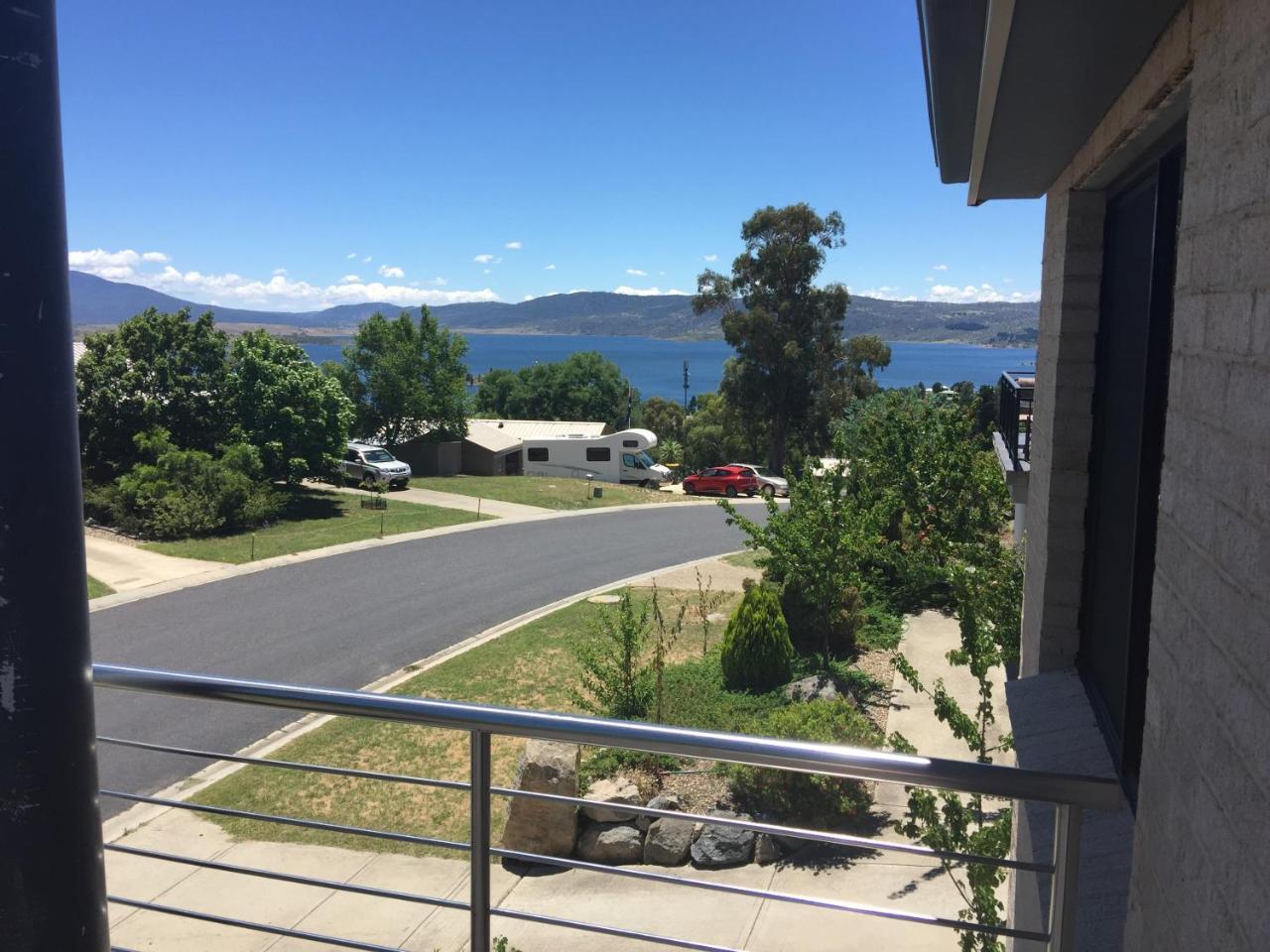 Lake Vista in Jindabyne, Australia