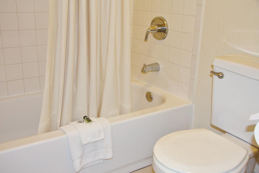 Premier Inns Metro Center - photo 30