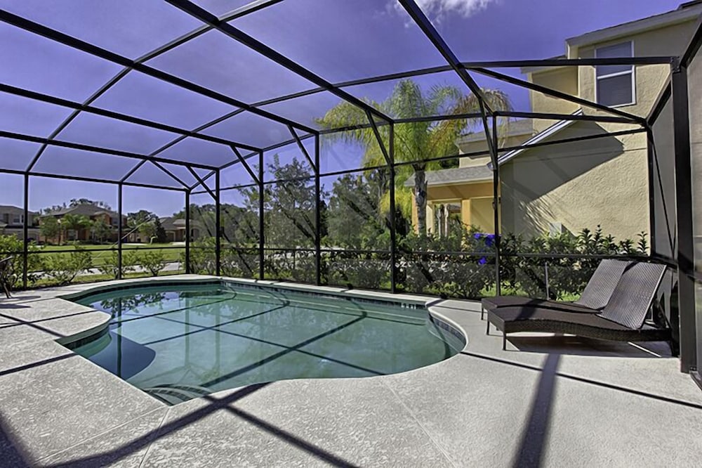 Bella Vida Resort by Home 2U - photo 128