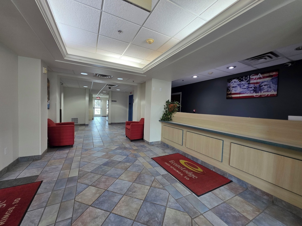 Econo Lodge Hot Springs South - photo 19