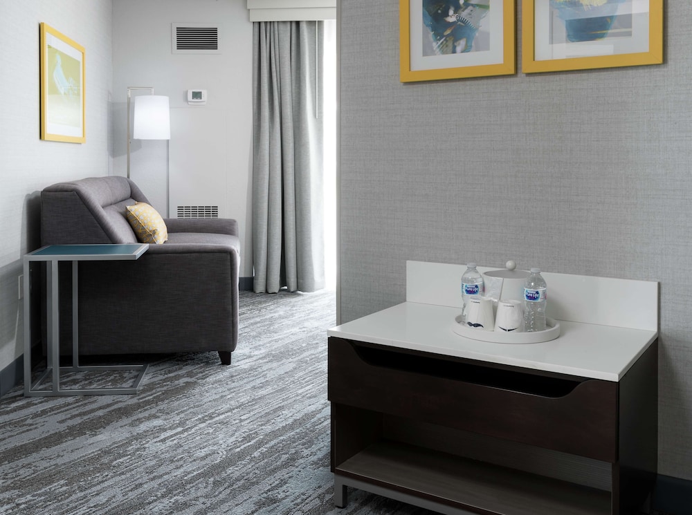 Hampton Inn & Suites Memphis Beale Street - photo 4