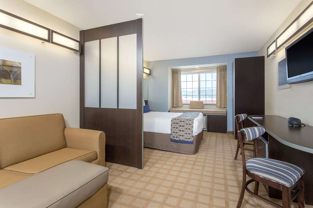 Microtel Inn & Suites by Wyndham Klamath Falls - photo 15