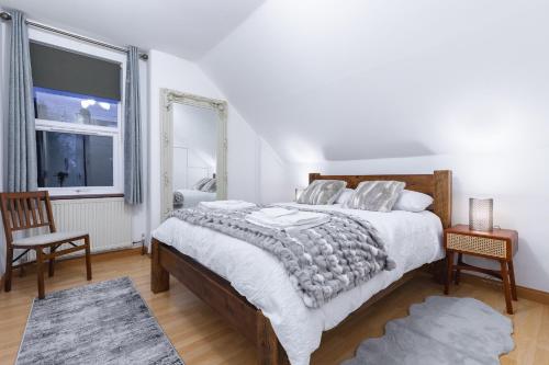 Cosy Flat In London — 4-Star Luxury Hotel in Ealing, United Kingdom