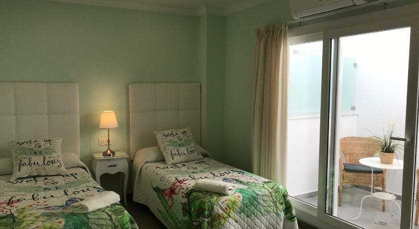 Pensión La Herradura — 4-Star Luxury Hotel in La Herradura, Spain