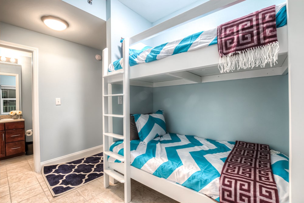 Laketown Wharf Resort by Aneliya's Rentals - photo 175