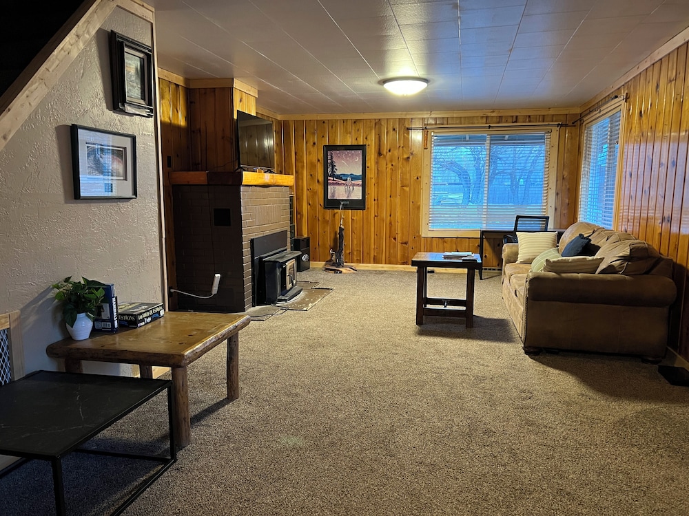 Chinook Winds Motel - photo 111