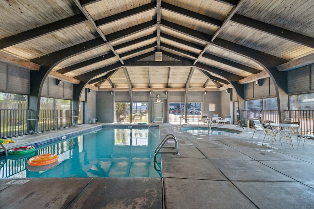 Windward Pointe 804 Sleeps 10 Beachfront Resort Amenities - photo 42