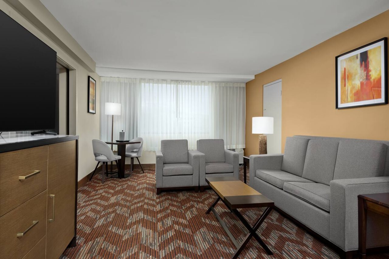 Doubletree By Hilton Greensboro Airport - photo 26