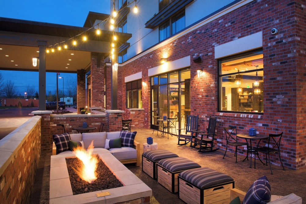 SpringHill Suites by Marriott Bend - carbon neutral hotel in Bend